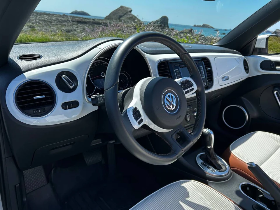 2015 Volkswagen A5 Beetle - Image 3 of 12