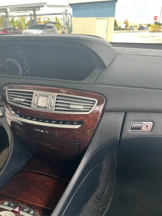 2010 Mercedes-Benz C-Class - Image 11 of 20