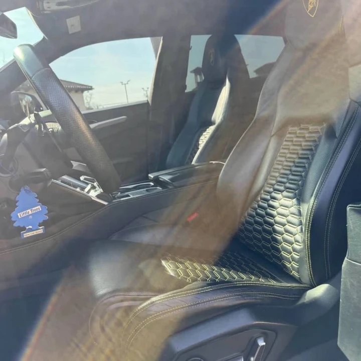 2019 Lamborghini Urus - Image 6 of 8