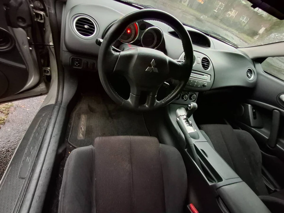 2009 Mitsubishi Eclipse 4th Gen - Image 8 of 10