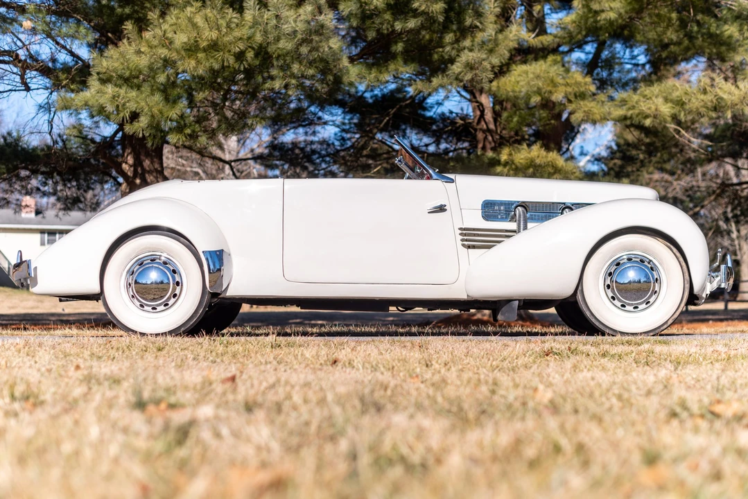 1936 Cord 810 & 812 - Image 26 of 31