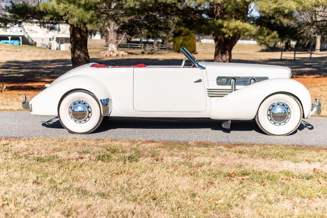 1936 Cord 810 & 812 - Image 28 of 31