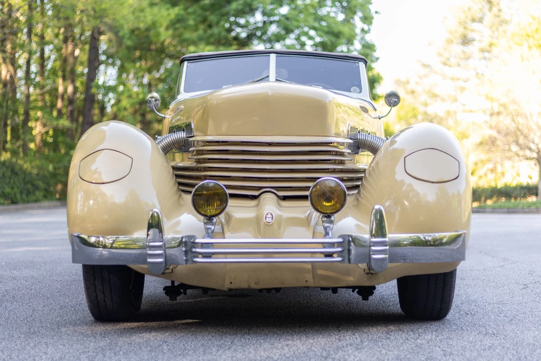 1936 Cord 810 & 812 - Image 21 of 31