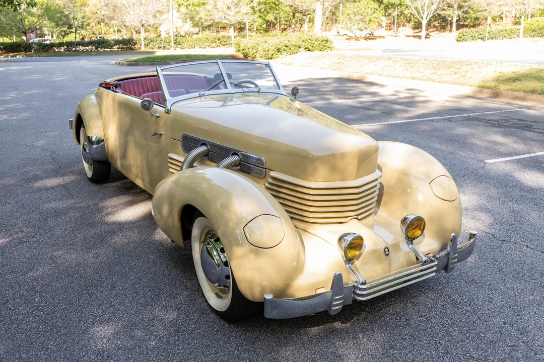 1936 Cord 810 & 812 - Image 9 of 31