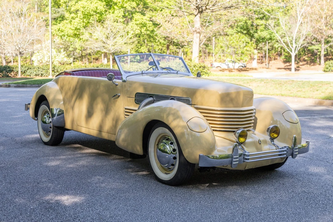 1936 Cord 810 & 812 - Image 8 of 31