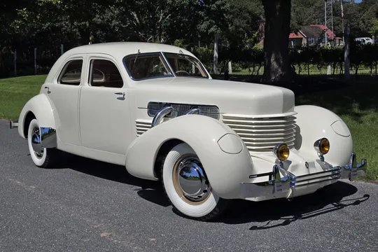 1937 Cord 812 Custom Berline Deluxe