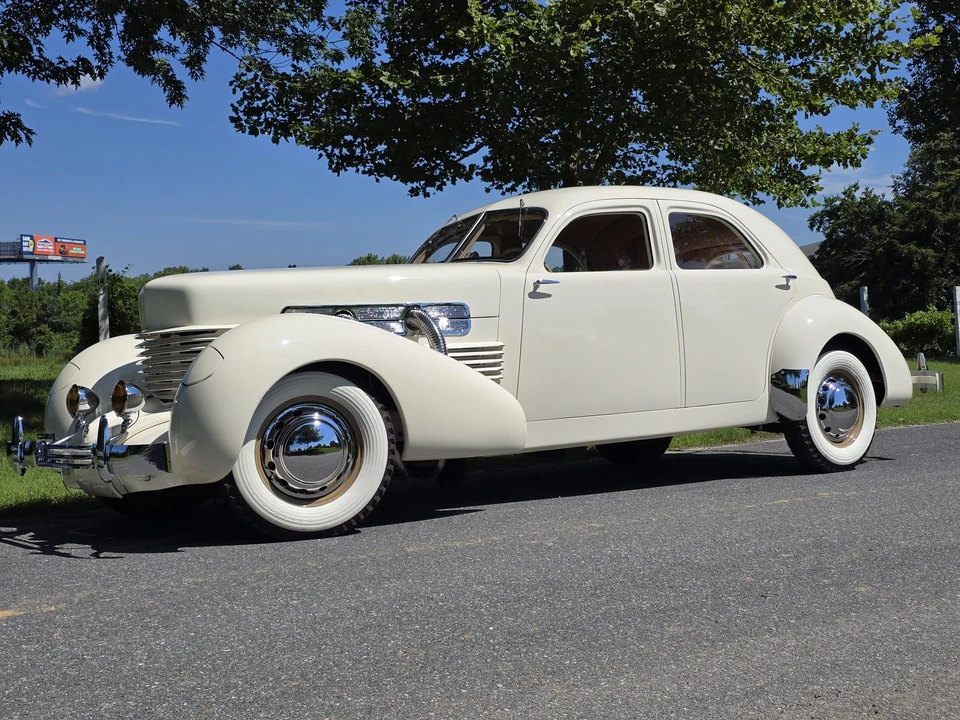 1937 Cord 810 & 812 - Image 21 of 31