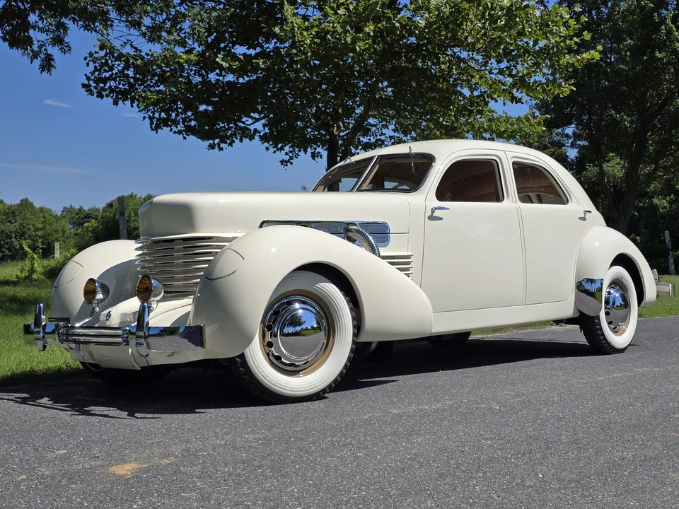1937 Cord 810 & 812 - Image 20 of 31