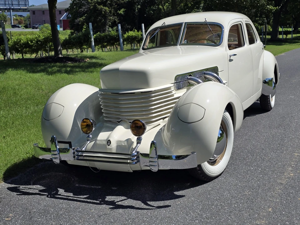 1937 Cord 810 & 812 - Image 13 of 31