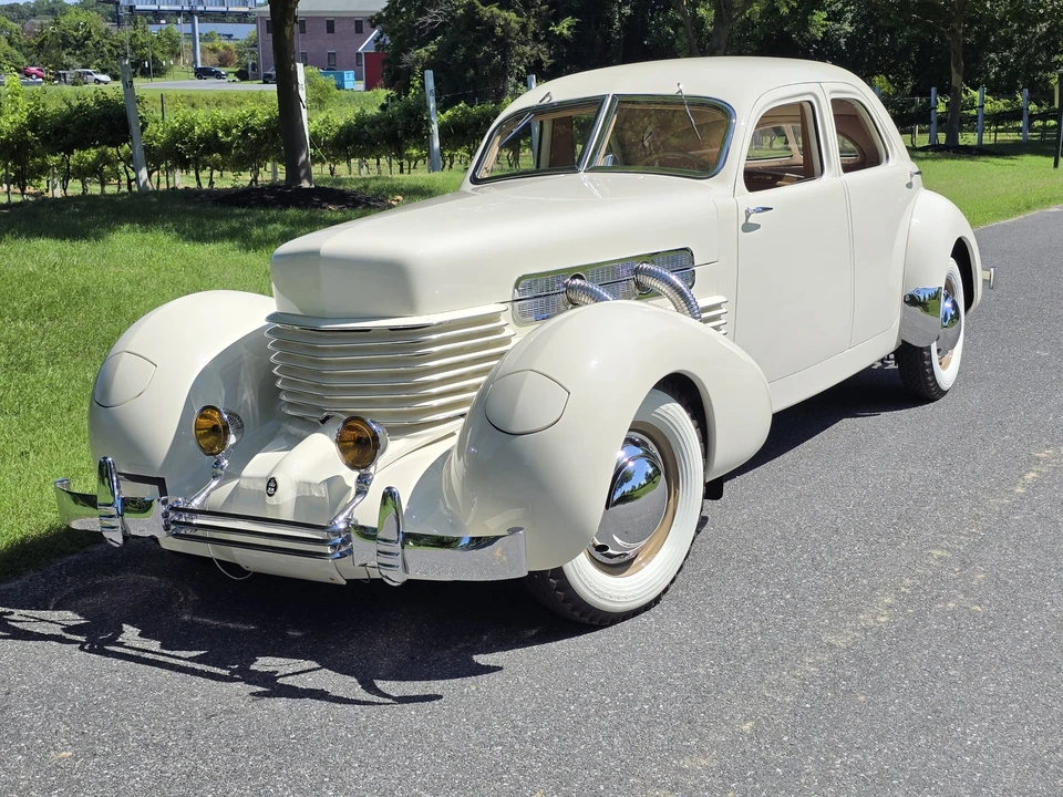 1937 Cord 810 & 812 - Image 16 of 31