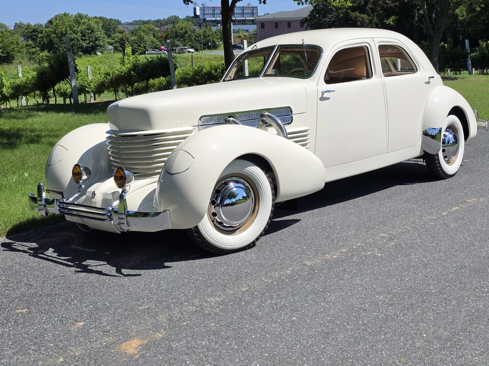 1937 Cord 810 & 812 - Image 19 of 31