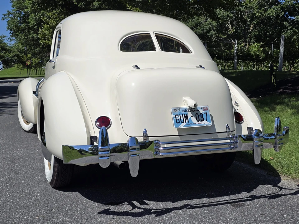 1937 Cord 810 & 812 - Image 29 of 31