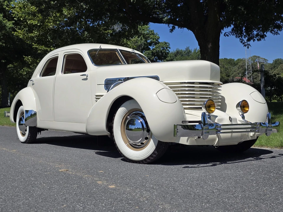 1937 Cord 810 & 812 - Image 5 of 31