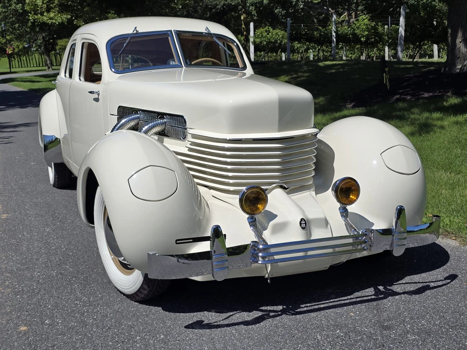 1937 Cord 810 & 812 - Image 8 of 31