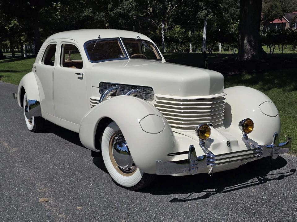 1937 Cord 810 & 812 - Image 6 of 31