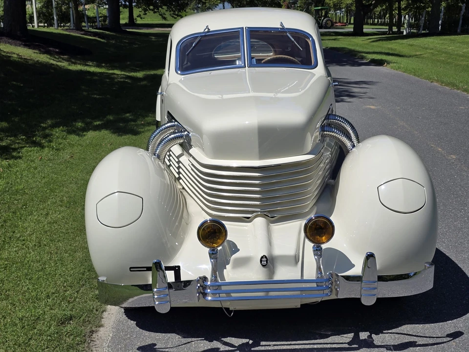 1937 Cord 810 & 812 - Image 12 of 31