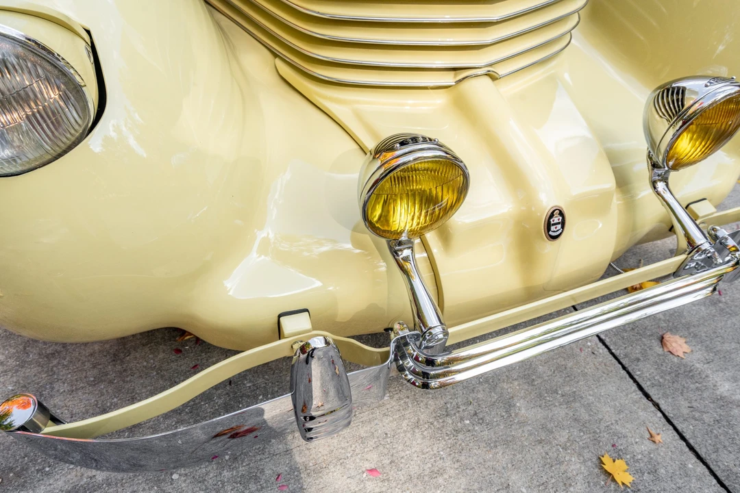 1937 Cord 810 & 812 - Image 26 of 31