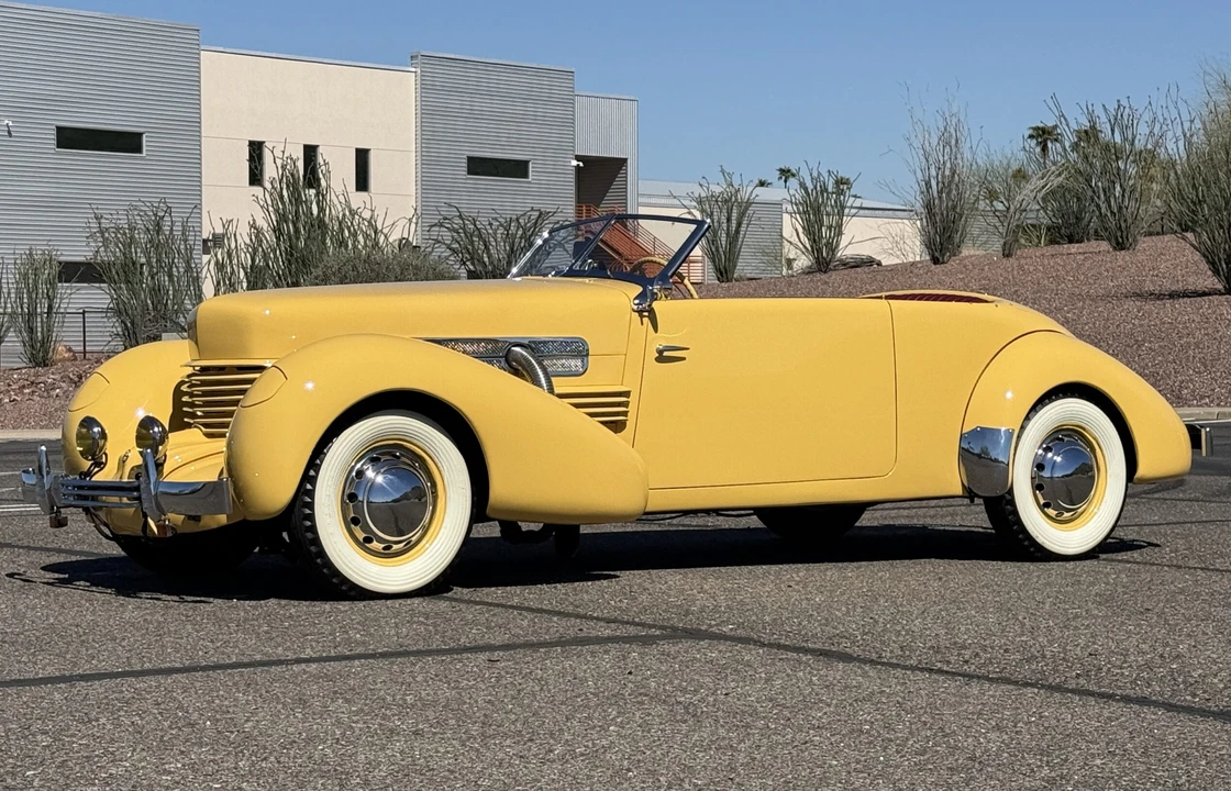 1937 Cord 810 & 812 - Image 3 of 31