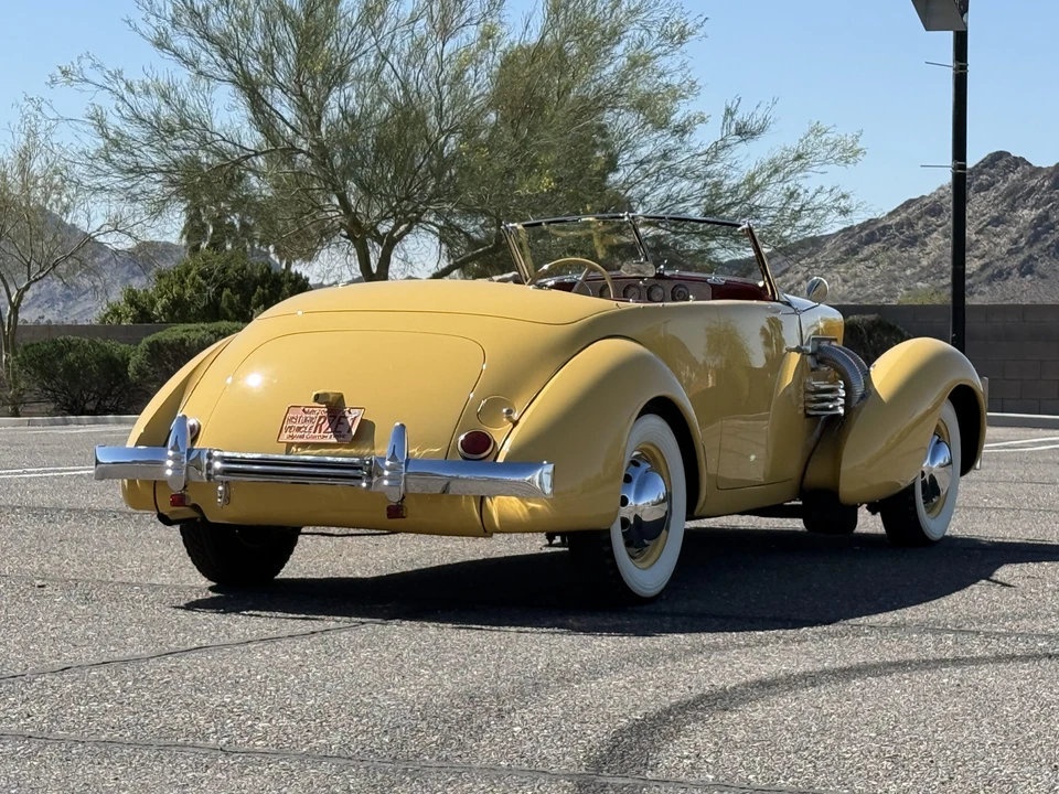 1937 Cord 810 & 812 - Image 8 of 31