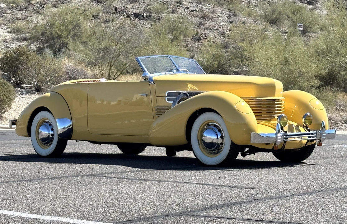 1937 Cord 810 & 812 - Image 11 of 31