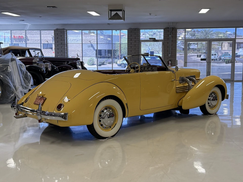 1937 Cord 810 & 812 - Image 25 of 31