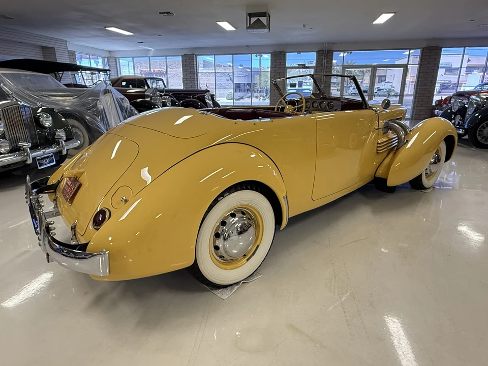 1937 Cord 810 & 812 - Image 24 of 31