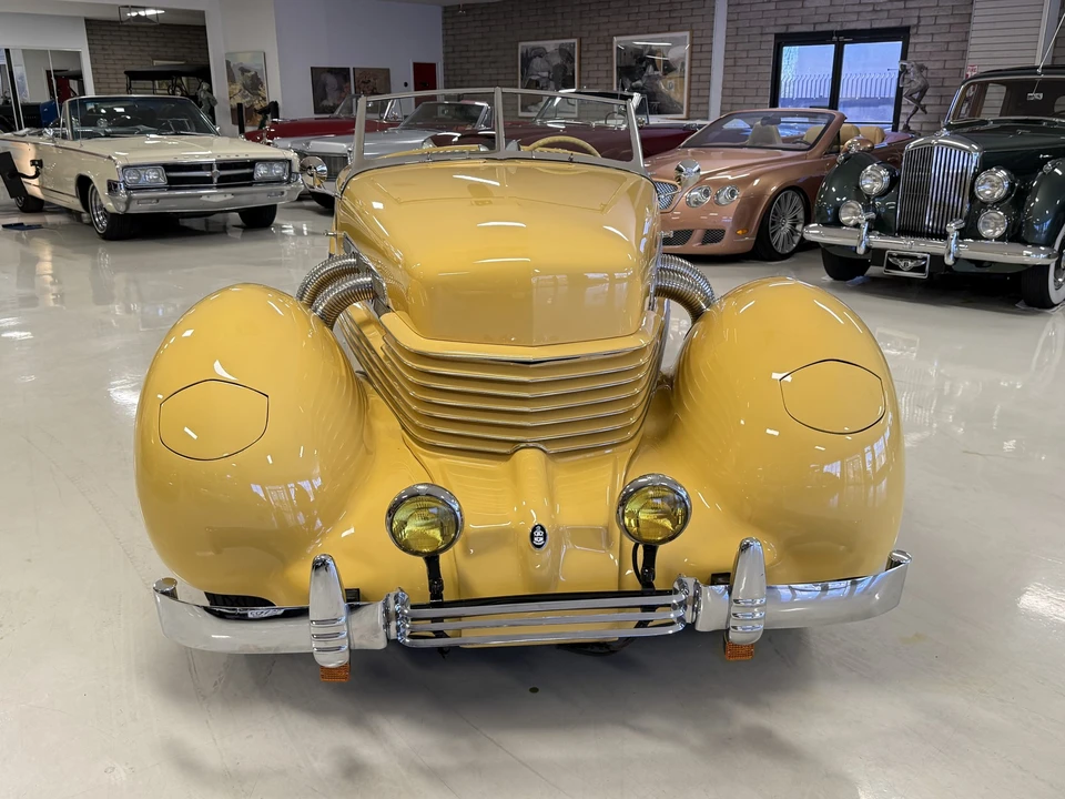 1937 Cord 810 & 812 - Image 29 of 31