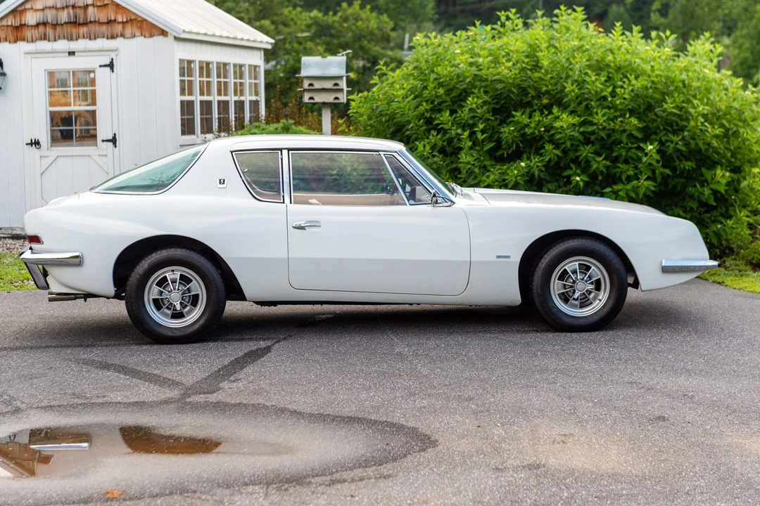 1963 Studebaker Avanti - Image 9 of 31