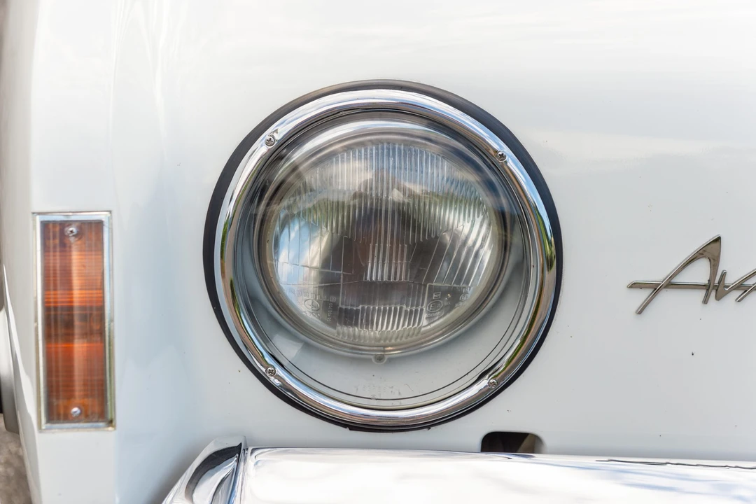 1963 Studebaker Avanti - Image 12 of 31