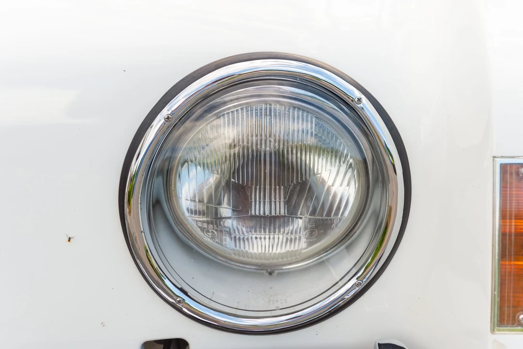 1963 Studebaker Avanti - Image 13 of 31