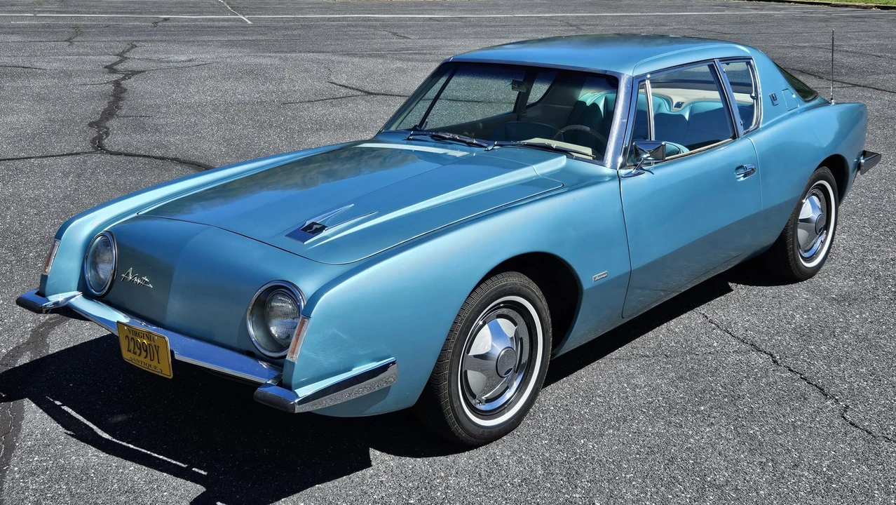 1963 Studebaker Avanti - Image 3 of 31