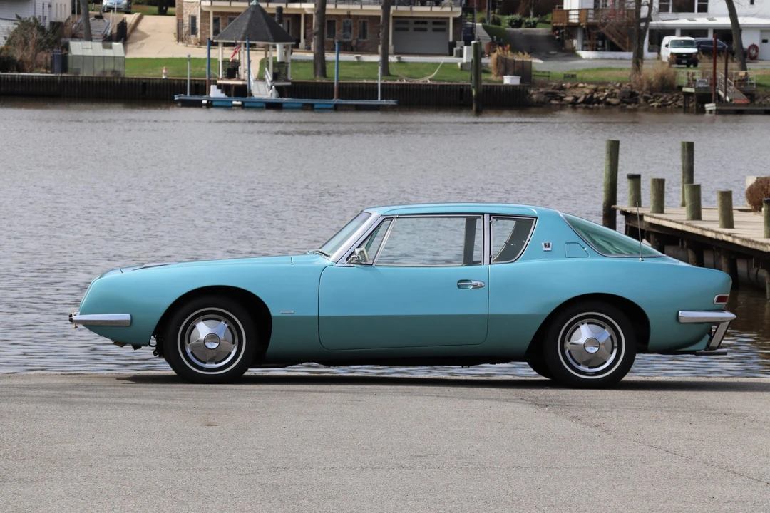 1963 Studebaker Avanti - Image 13 of 31