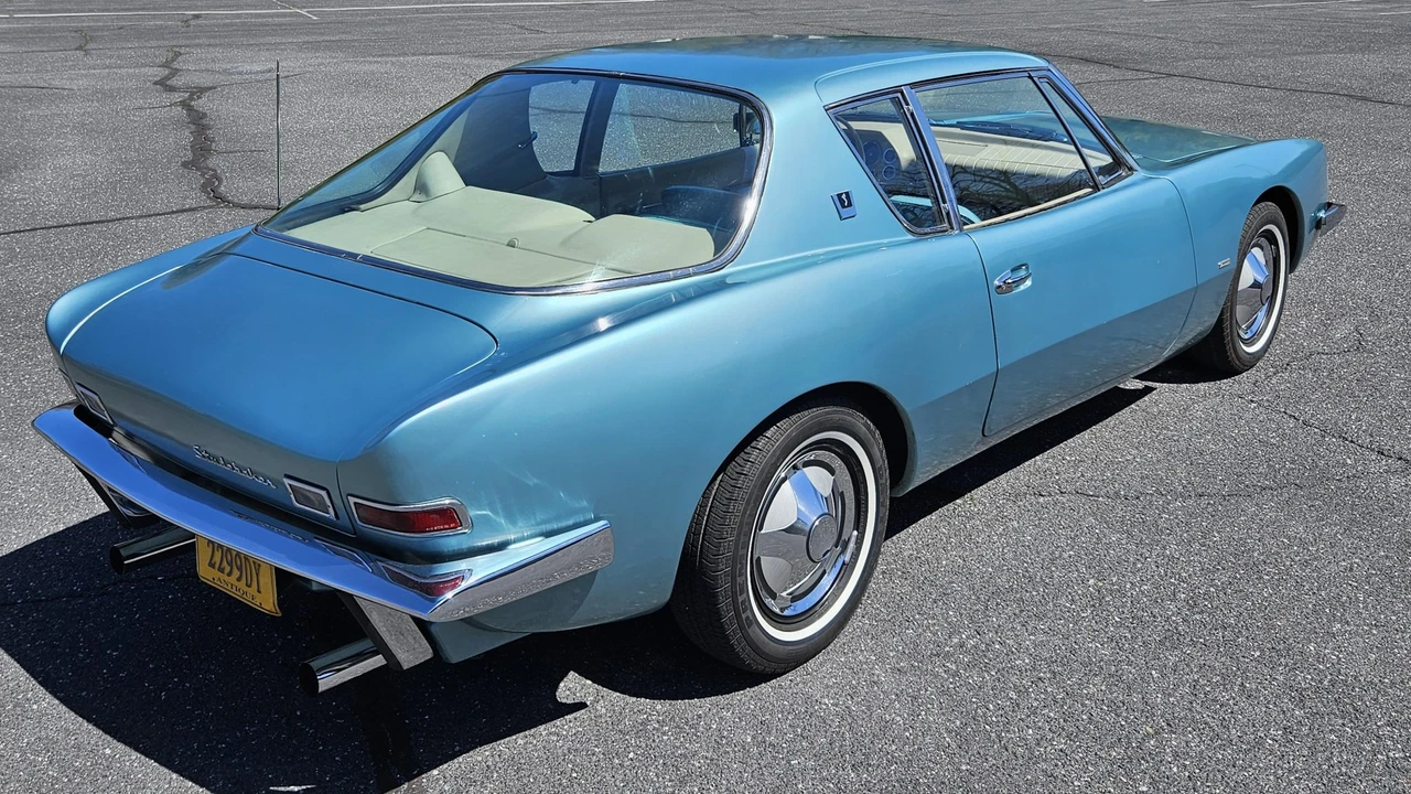 1963 Studebaker Avanti - Image 7 of 31