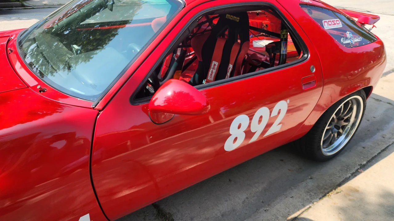 1984 Porsche 928 S - Image 25 of 31
