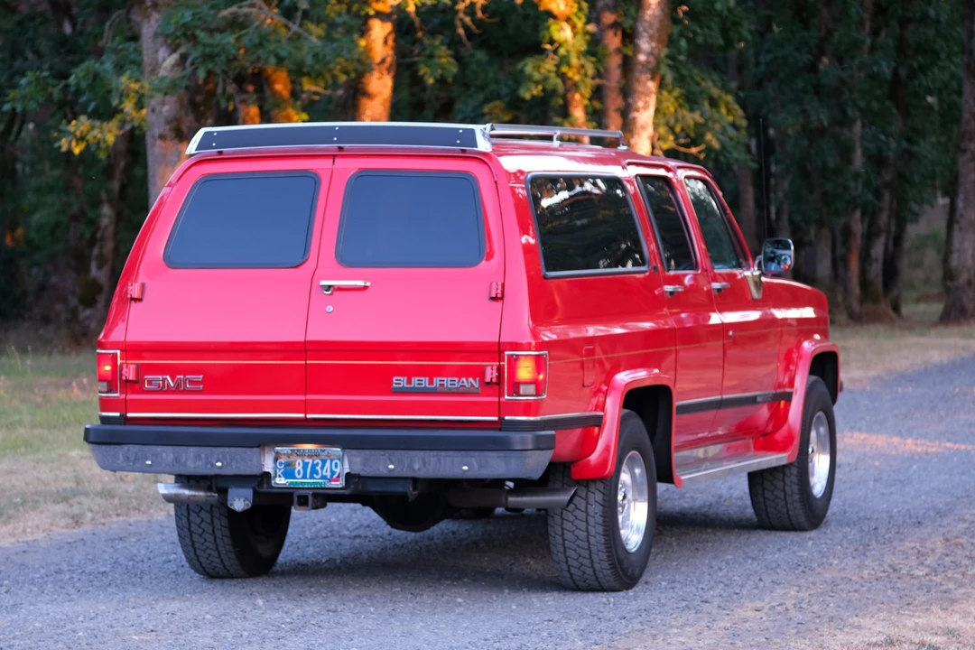 1989 GMC Suburban 7th Gen - Image 20 of 31