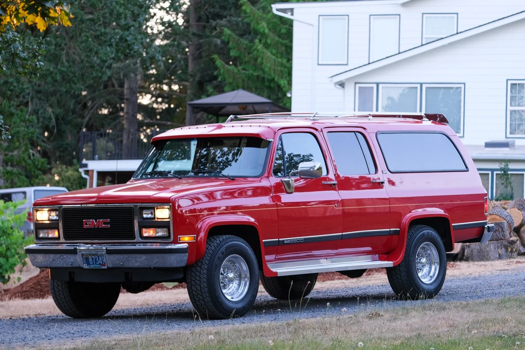 1989 GMC Suburban 7th Gen - Image 12 of 31
