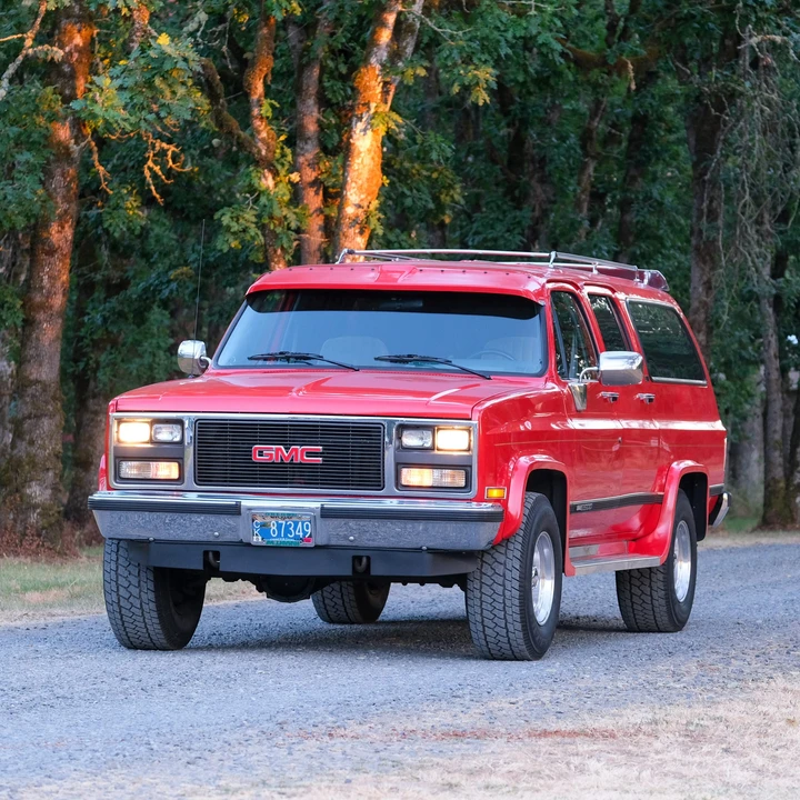 1989 GMC Suburban 7th Gen - Image 3 of 31