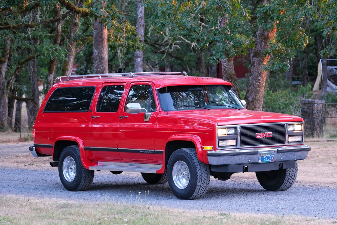 1989 GMC Suburban 7th Gen - Image 27 of 31