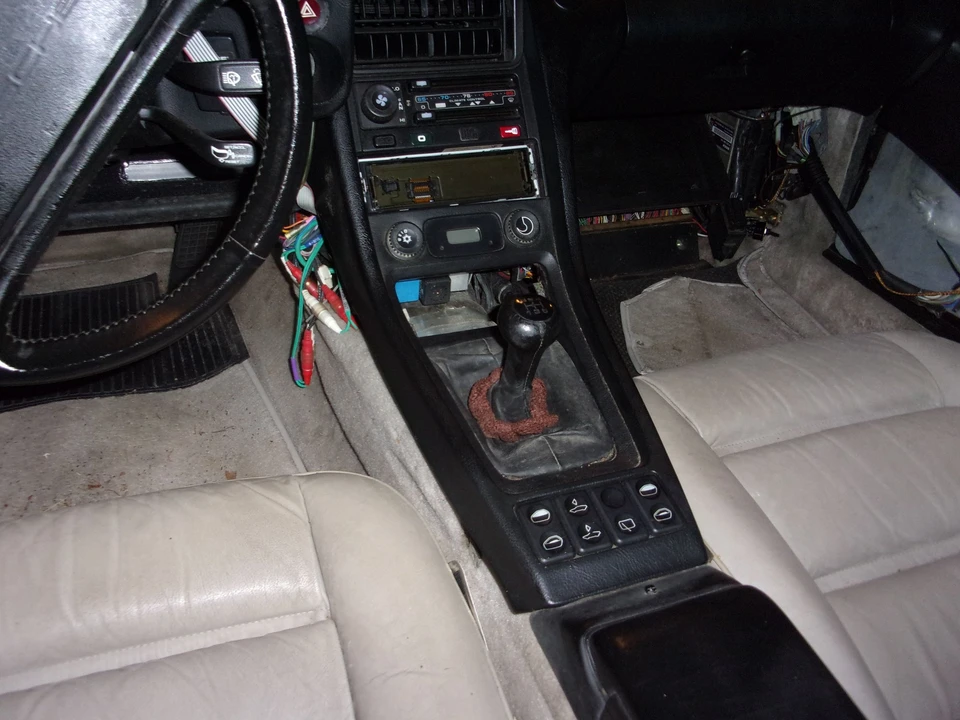 1989 Porsche 928 S4 - Image 13 of 21