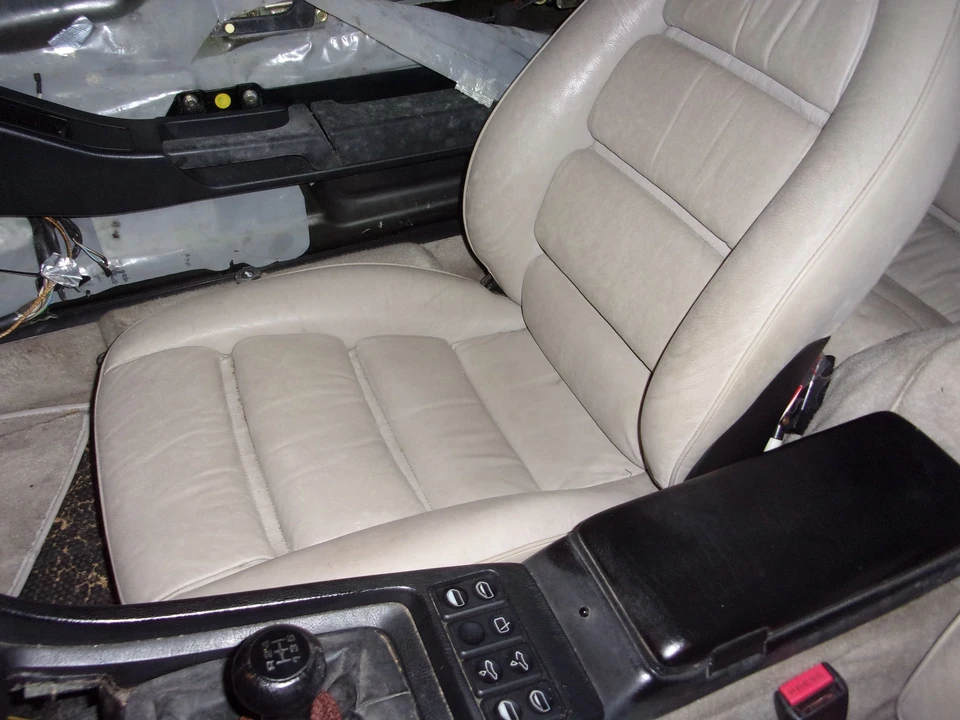 1989 Porsche 928 S4 - Image 17 of 21