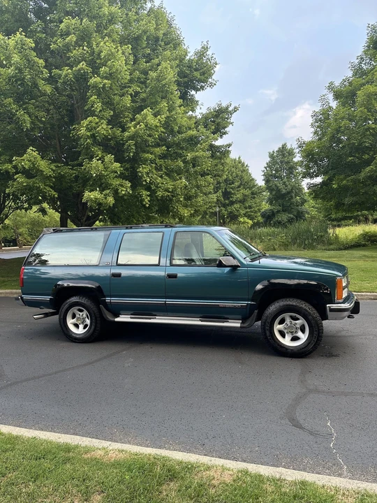 1993 GMC Suburban 8th Gen - Image 21 of 31