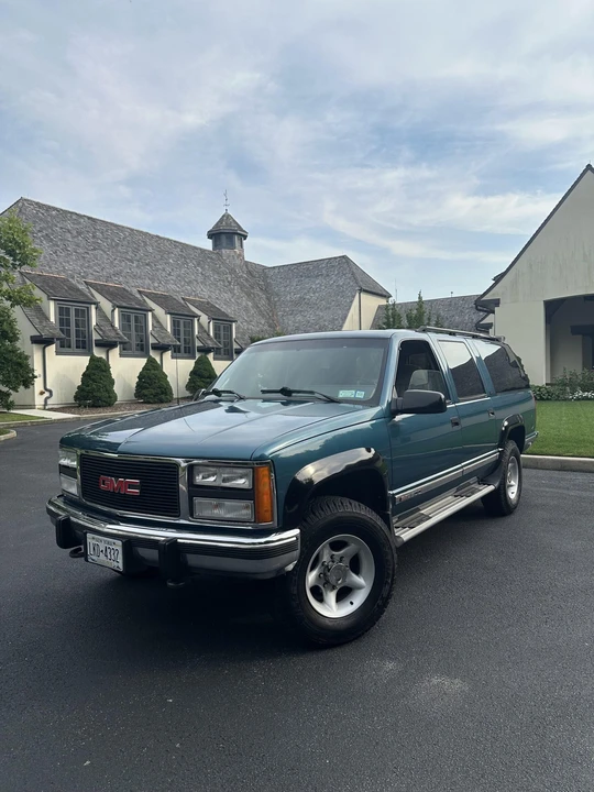 1993 GMC Suburban 8th Gen - Image 5 of 31