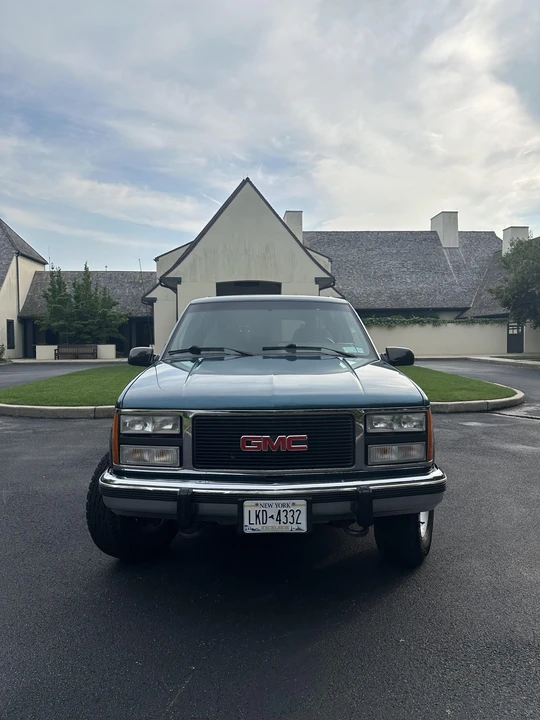 1993 GMC Suburban 8th Gen - Image 25 of 31