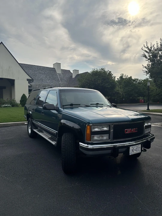 1993 GMC Suburban 8th Gen - Image 24 of 31