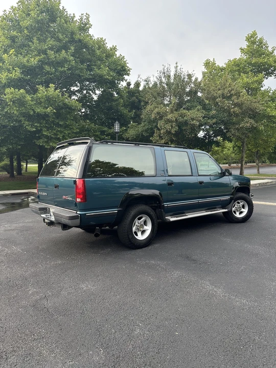 1993 GMC Suburban 8th Gen - Image 16 of 31