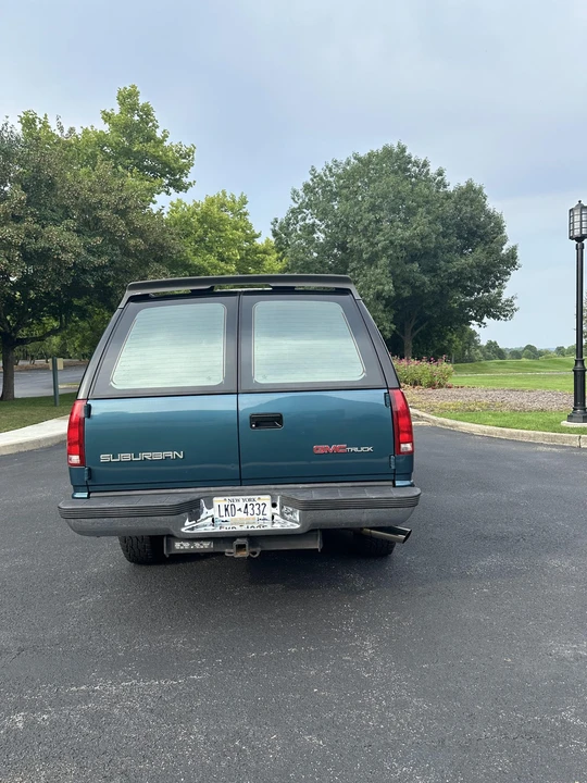 1993 GMC Suburban 8th Gen - Image 14 of 31
