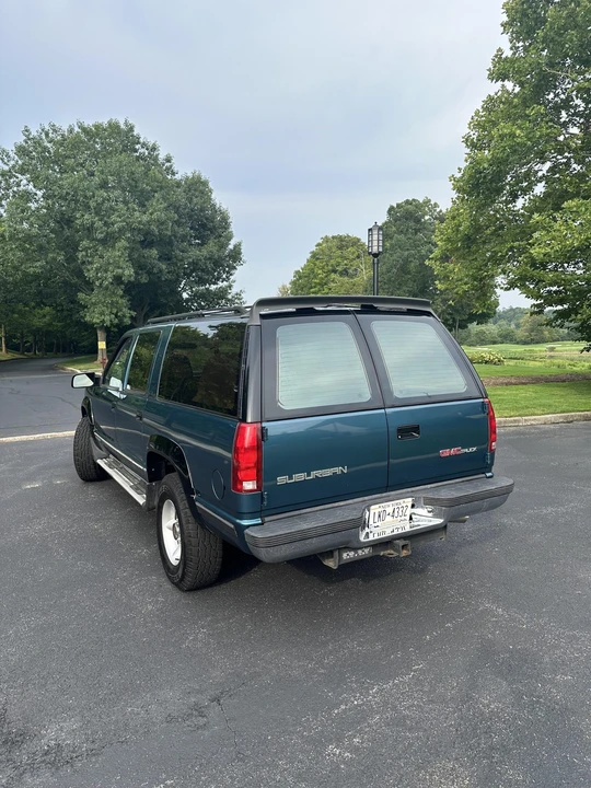 1993 GMC Suburban 8th Gen - Image 13 of 31