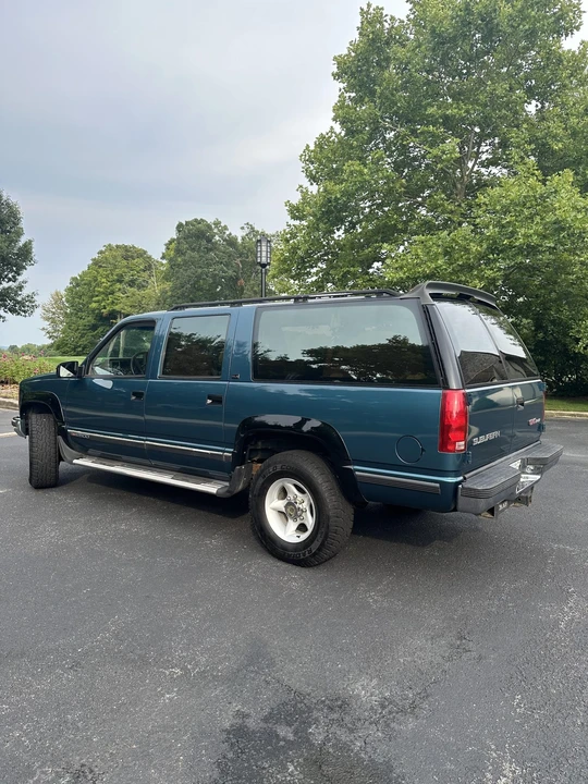 1993 GMC Suburban 8th Gen - Image 11 of 31