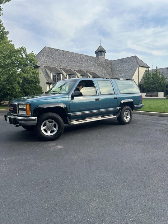 1993 GMC Suburban 8th Gen - Image 8 of 31