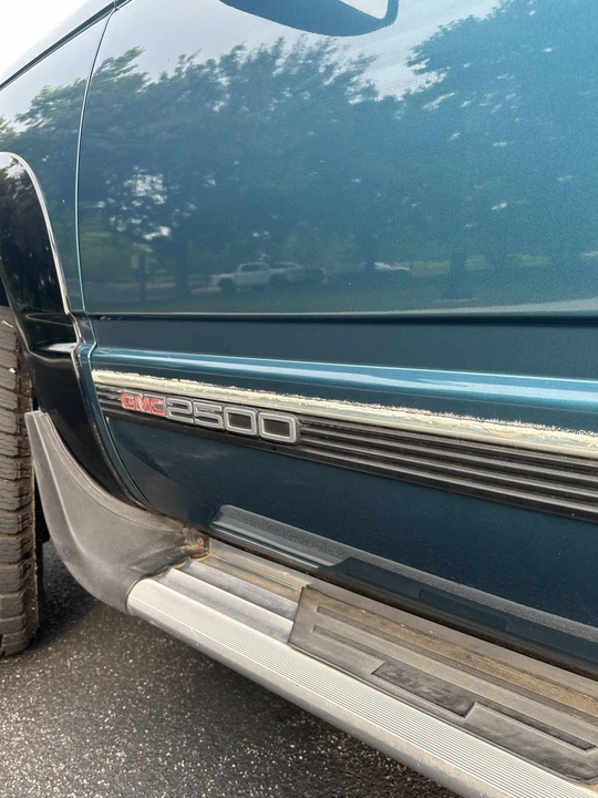 1993 GMC Suburban 8th Gen - Image 26 of 31